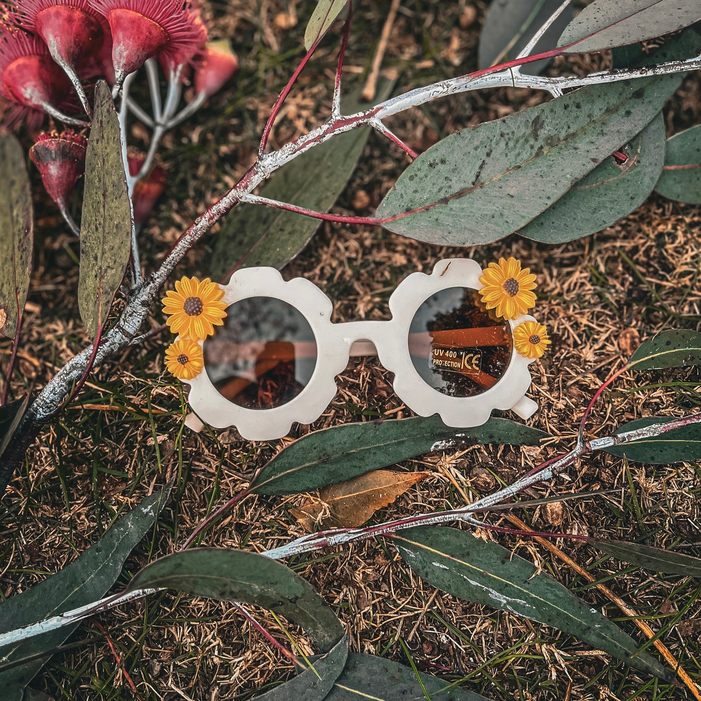 Flower sunglasses - white